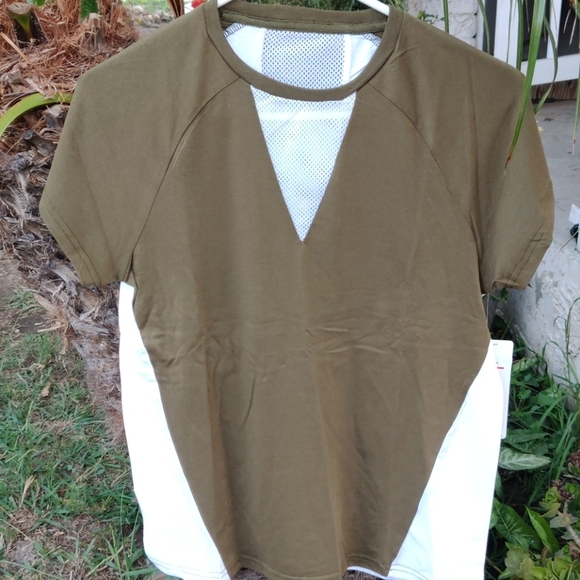 ELLEN TRACY Active women's Tee - Picture 2 of 7